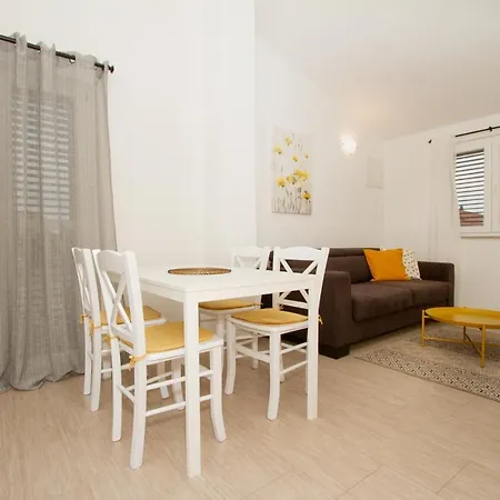 Francesca Apartmán Pakoštane